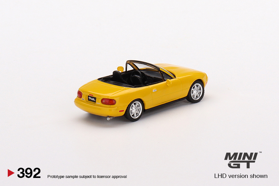 MINIGT - 392 - Mazda Miata MX-5 (NA) Sunburst Yellow